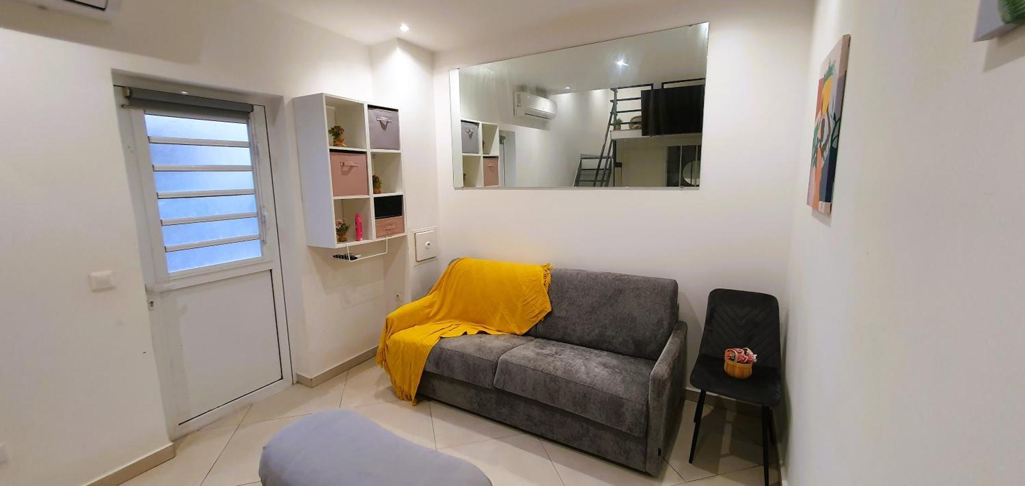 Studio Pour Jusqu'A 4 Personnes Proche De L'Hopital Et Du Centre Ville Saint-Denis Dış mekan fotoğraf