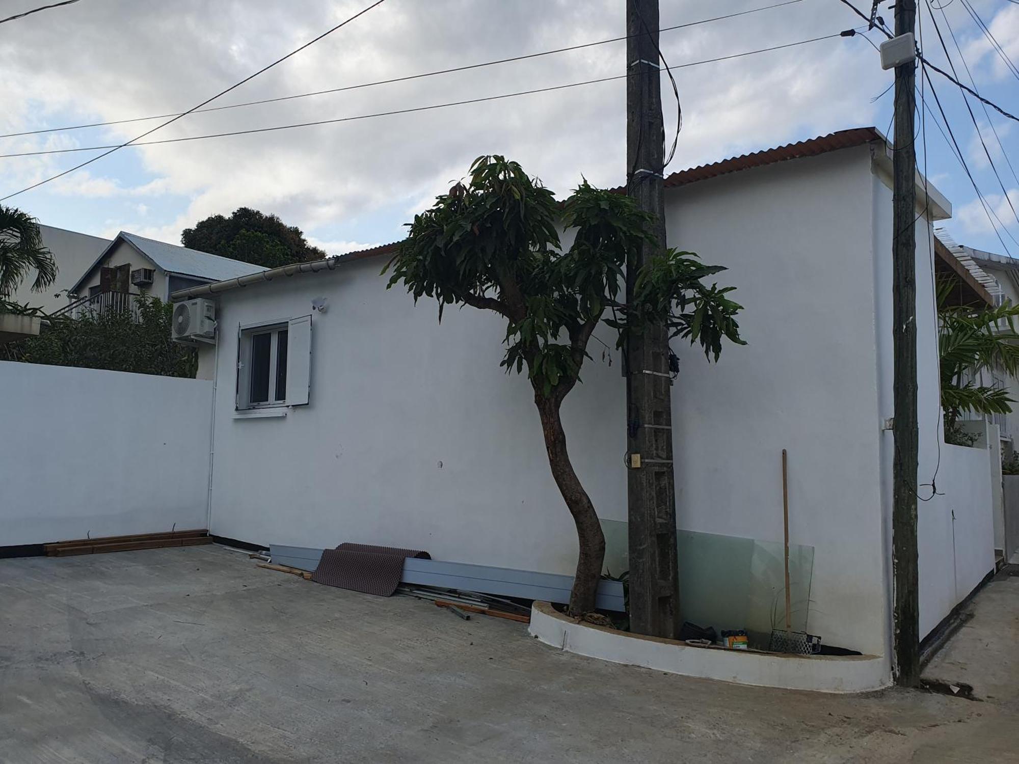 Studio Pour Jusqu'A 4 Personnes Proche De L'Hopital Et Du Centre Ville Saint-Denis Dış mekan fotoğraf