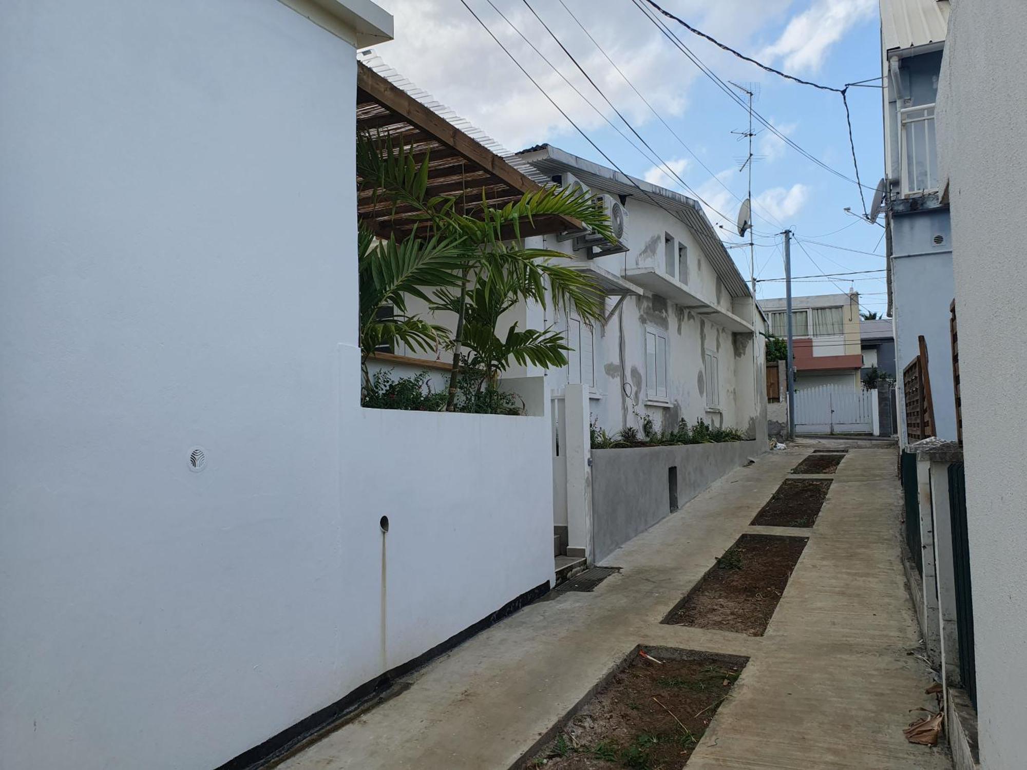 Studio Pour Jusqu'A 4 Personnes Proche De L'Hopital Et Du Centre Ville Saint-Denis Dış mekan fotoğraf